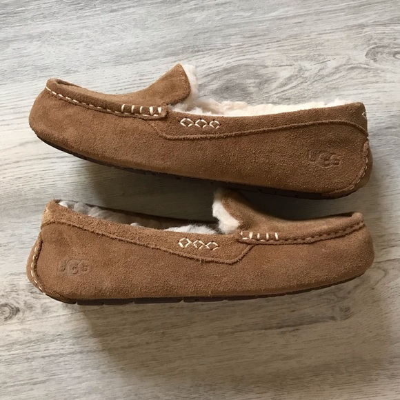 UGG Shoes - UGG Australia Ansley Women's Moccasin Slipper Chestnut Size 10